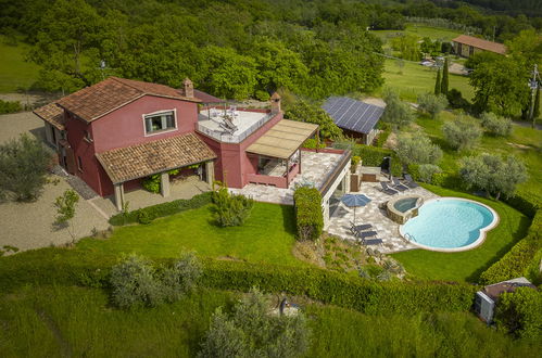 Photo 1 - Maison de 3 chambres à Passignano sul Trasimeno avec piscine privée et vues sur la montagne