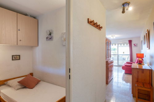 Photo 12 - Appartement de 1 chambre à Roquebrune-sur-Argens avec piscine et vues à la mer