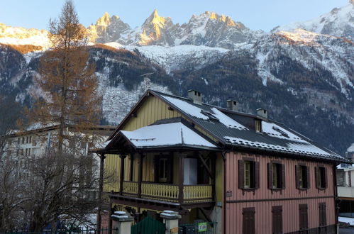 Foto 23 - Apartamento de 2 habitaciones en Chamonix-Mont-Blanc con bañera de hidromasaje y vistas a la montaña