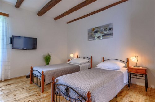 Foto 22 - Casa con 3 camere da letto a Sveti Lovreč con piscina privata e vista mare