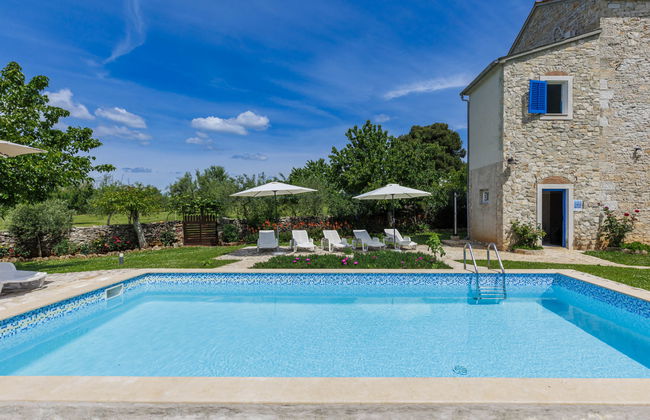 Casa de 4 quartos em Sveti Lovreč com piscina privada e jardim - Foto 27