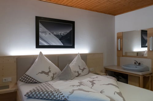 Foto 22 - Haus mit 9 Schlafzimmern in Silbertal mit garten und blick auf die berge