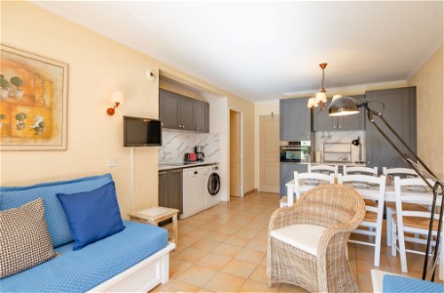 Foto 7 - Apartment mit 2 Schlafzimmern in Roquebrune-sur-Argens mit schwimmbad und blick aufs meer