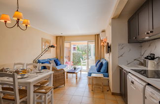 Photo 2 - 2 bedroom Apartment in Roquebrune-sur-Argens with swimming pool and sea view