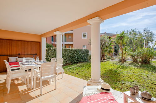 Photo 1 - Appartement de 2 chambres à Roquebrune-sur-Argens avec piscine et vues à la mer