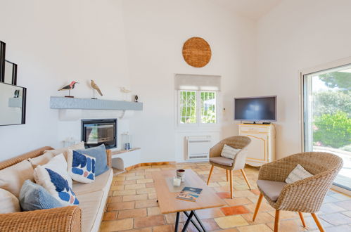 Foto 9 - Casa de 3 quartos em Roquebrune-sur-Argens com piscina privada e vistas do mar