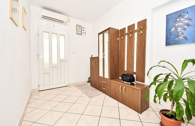 Appartement de 2 chambres à Pag avec jardin et terrasse - Photo 8