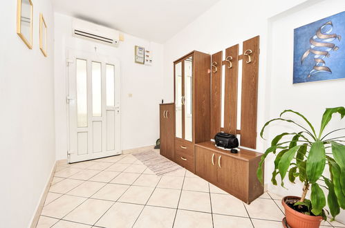 Foto 8 - Apartamento de 2 quartos em Pag com jardim e terraço