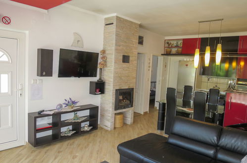 Photo 3 - 2 bedroom Apartment in Vrsi with terrace and sea view