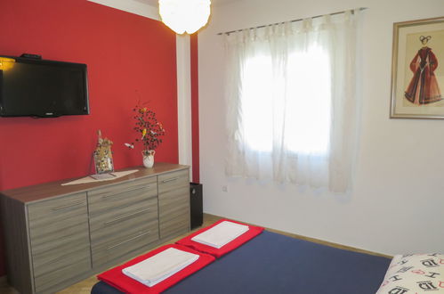 Foto 4 - Apartamento de 2 habitaciones en Vrsi con terraza