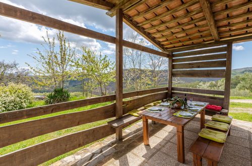 Foto 4 - Casa de 4 habitaciones en Montieri con jardín y terraza