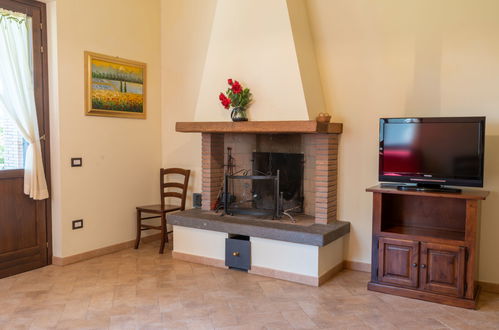 Photo 9 - 3 bedroom House in Bolsena with swimming pool and garden