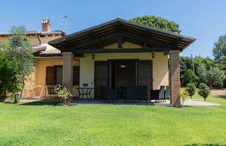 Foto 2 - Casa de 3 habitaciones en Bolsena con piscina y jardín