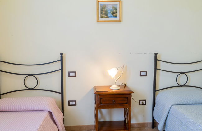 Casa de 4 quartos em Bolsena com piscina e jardim - Foto 16