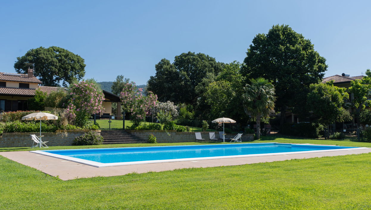 Casa de 8 quartos em Bolsena com piscina e jardim - Foto 1