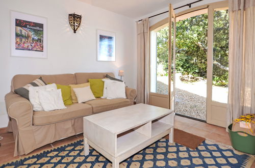 Photo 10 - 5 bedroom House in Viens with private pool and garden