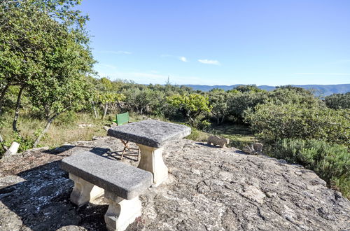 Photo 16 - 5 bedroom House in Viens with private pool and garden