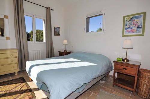 Photo 19 - 5 bedroom House in Viens with private pool and garden