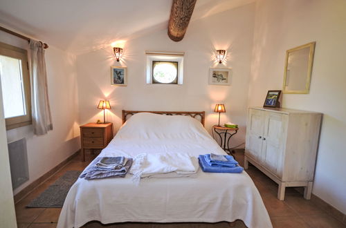 Photo 18 - 5 bedroom House in Viens with private pool and garden