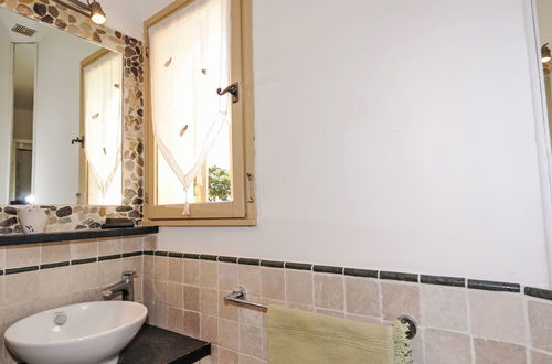 Photo 33 - 5 bedroom House in Viens with private pool and garden
