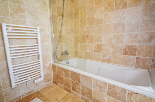 Photo 30 - 5 bedroom House in Viens with private pool and garden
