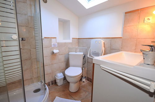 Photo 28 - 5 bedroom House in Viens with private pool and garden