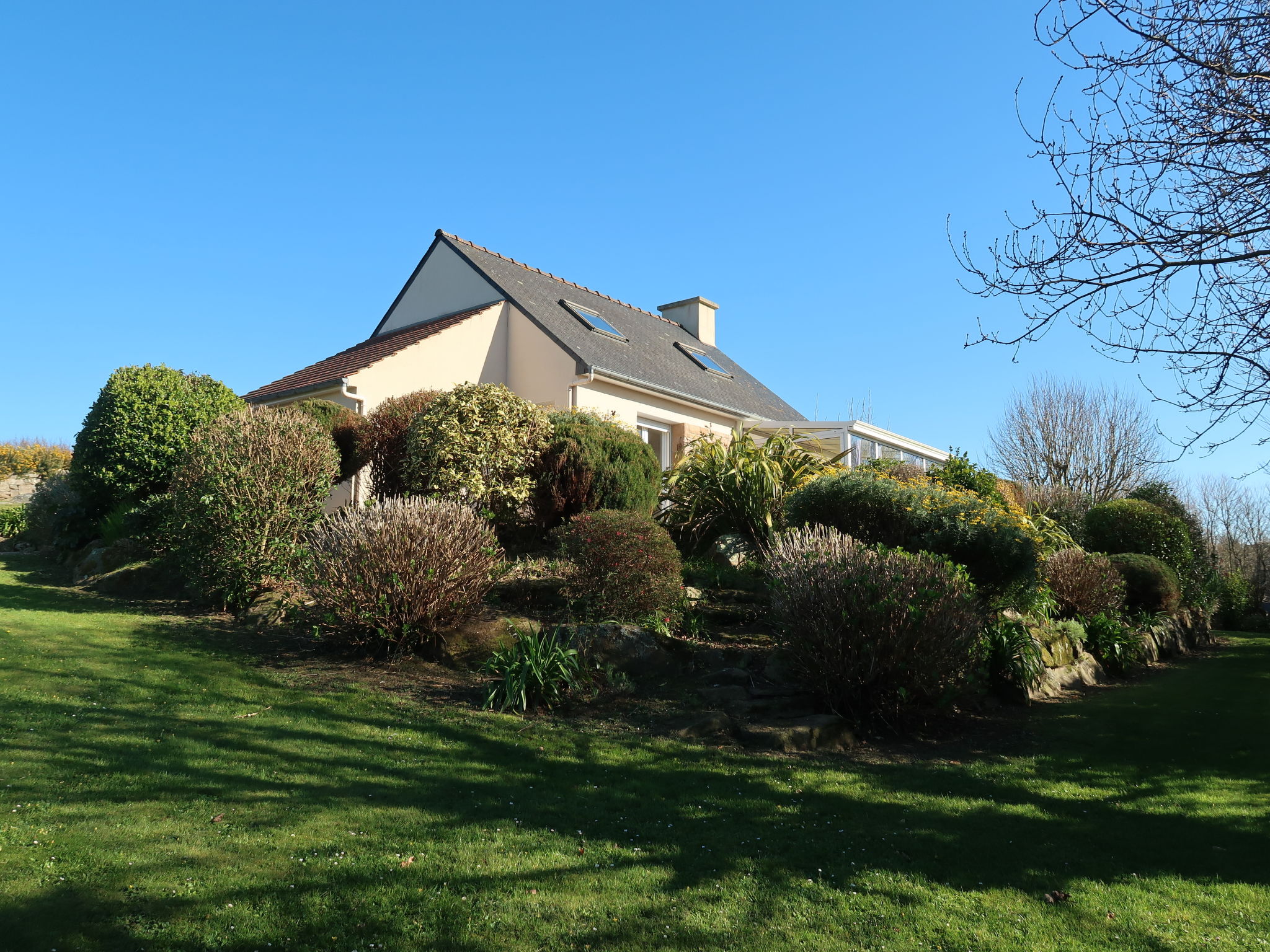 Photo 2 - Maison de 2 chambres à Pleumeur-Bodou avec jardin et vues à la mer