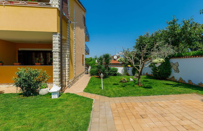 Apartamento de 3 quartos em Umag com piscina e jardim - Foto 30