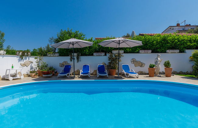 Apartamento de 3 quartos em Umag com piscina e jardim - Foto 1