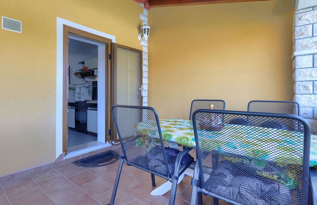 Apartamento de 3 quartos em Umag com piscina e jardim - Foto 11