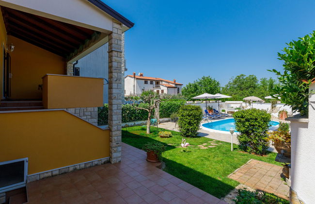 Apartamento de 3 quartos em Umag com piscina e jardim - Foto 10