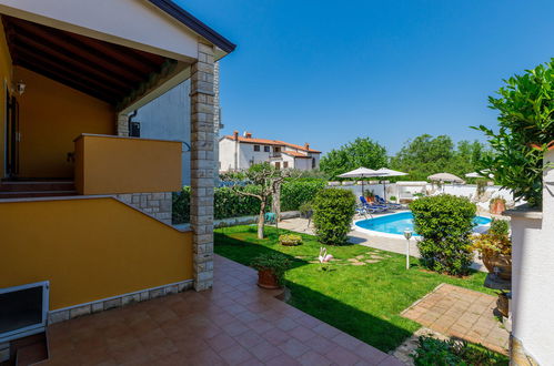 Photo 10 - Appartement de 2 chambres à Umag avec piscine et vues à la mer