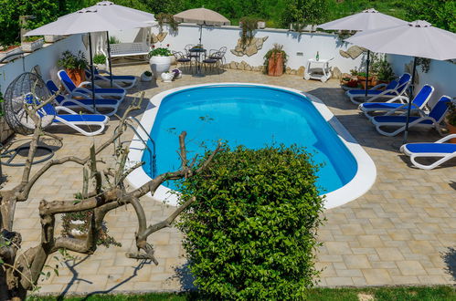 Photo 22 - Appartement de 2 chambres à Umag avec piscine et jardin