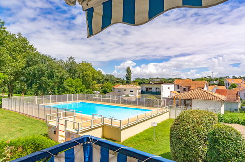 Foto 6 - Appartamento con 1 camera da letto a Royan con piscina privata e vista mare