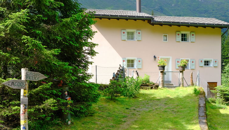 Photo 1 - Maison de 2 chambres à Blenio avec jardin et terrasse