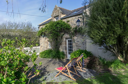 Photo 25 - Maison de 1 chambre à Lampaul-Ploudalmézeau avec jardin et vues à la mer