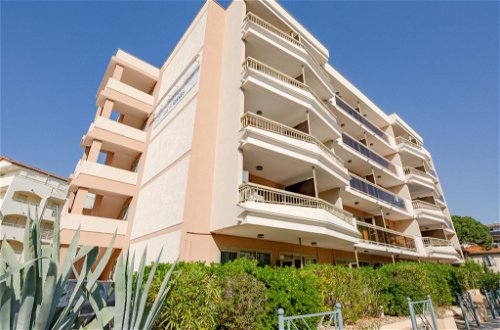 Foto 15 - Apartamento en Sainte-Maxime con vistas al mar