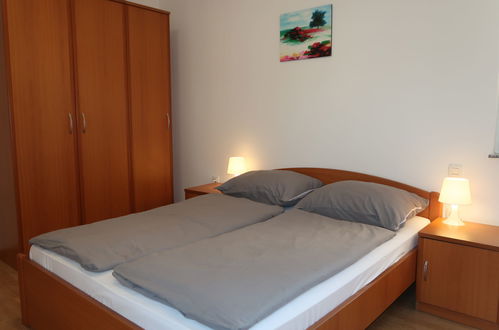 Foto 18 - Appartamento con 2 camere da letto a Labin con piscina e terrazza