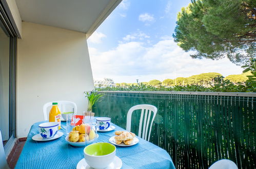 Foto 1 - Appartamento con 1 camera da letto a Le Grau-du-Roi con terrazza e vista mare