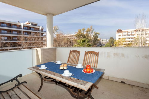 Photo 18 - 2 bedroom Apartment in Salou with swimming pool and garden