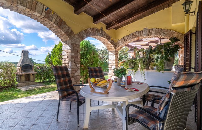 Apartamento de 3 quartos em Pazin com piscina e jardim - Foto 16