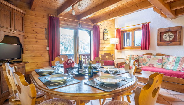 3 bedroom Apartment in Les Houches with swimming pool and garden - Photo 3