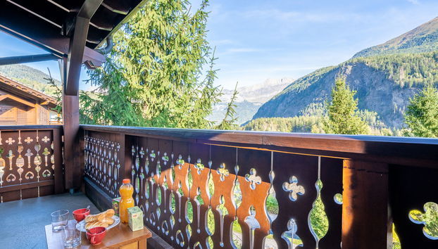3 bedroom Apartment in Les Houches with swimming pool and garden - Photo 5