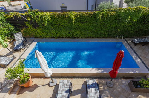 Photo 17 - 1 bedroom Apartment in Ližnjan with swimming pool and garden