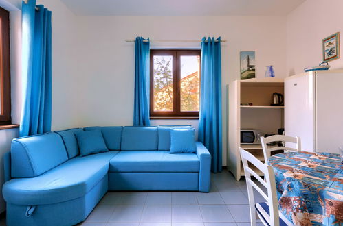 Foto 8 - Appartamento con 1 camera da letto a Ližnjan con piscina e giardino