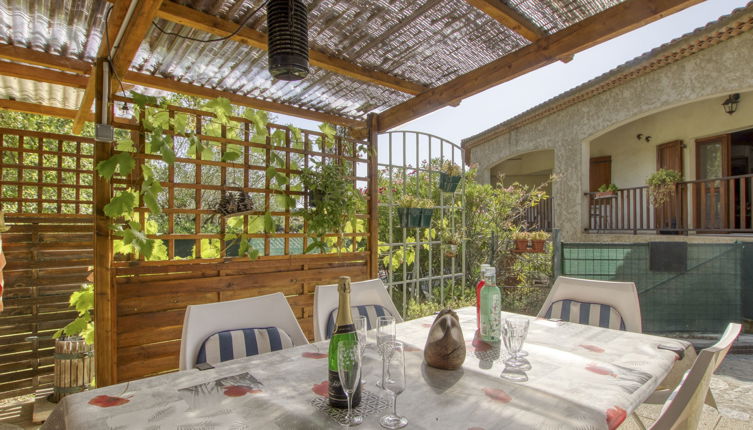 Photo 1 - Maison de 2 chambres à Le Castellet avec jardin et terrasse