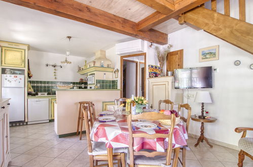 Photo 3 - Maison de 2 chambres à Le Castellet avec jardin et terrasse