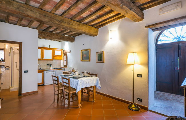 3 bedroom Apartment in Castelnuovo di Val di Cecina with swimming pool and garden - Photo 9