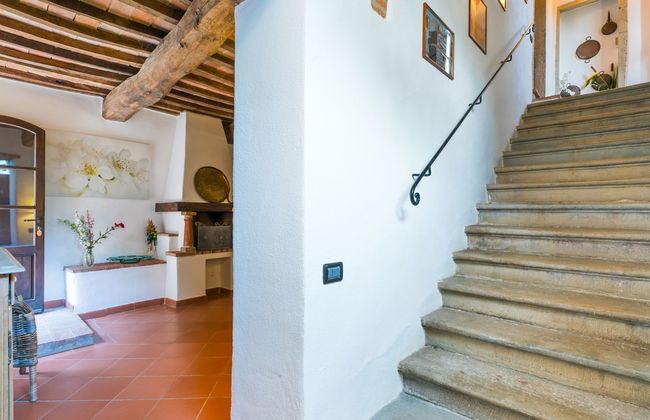 3 bedroom Apartment in Castelnuovo di Val di Cecina with swimming pool and garden - Photo 10
