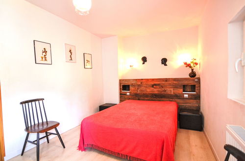 Photo 5 - 2 bedroom House in Robion with private pool and garden